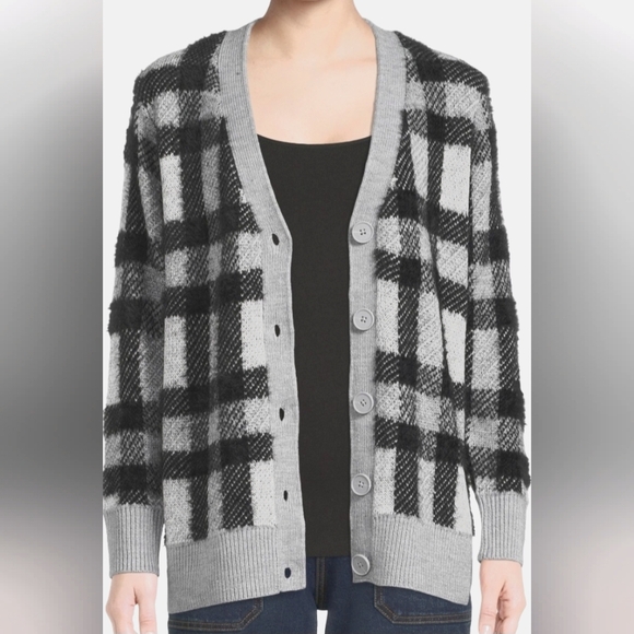 Time and Tru Sweaters - 🔵Time & Tru Black Grey Plaid Eyelash Patterened Print Button Up Cardigan Large
